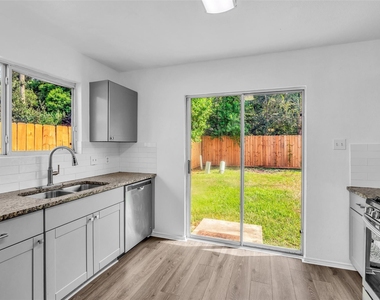5239 Roth Forest Lane - Photo Thumbnail 4