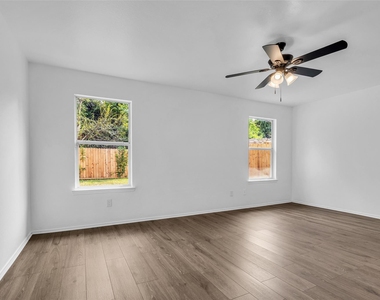 5239 Roth Forest Lane - Photo Thumbnail 6