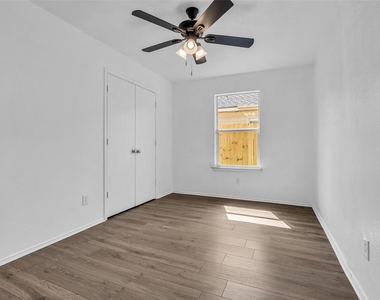 5239 Roth Forest Lane - Photo Thumbnail 8