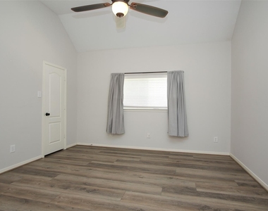 11418 Ruby Canyon Lane - Photo Thumbnail 9