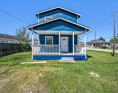 517 Center Street - Photo Thumbnail 1
