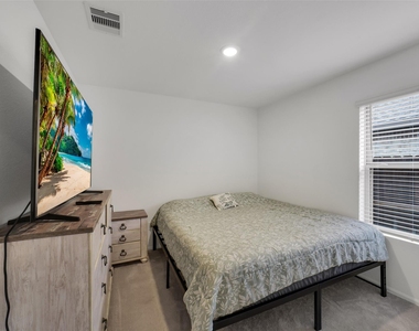 27110 Breakaway Lane - Photo Thumbnail 11