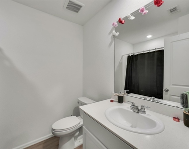 27110 Breakaway Lane - Photo Thumbnail 9