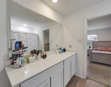 27110 Breakaway Lane - Photo Thumbnail 31