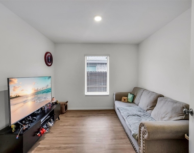 27110 Breakaway Lane - Photo Thumbnail 14