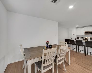 27110 Breakaway Lane - Photo Thumbnail 17