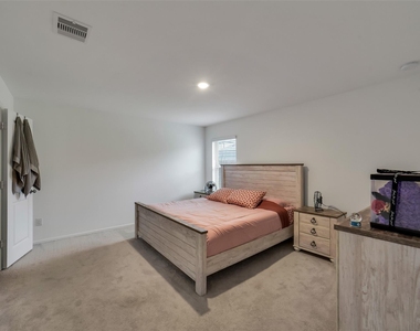 27110 Breakaway Lane - Photo Thumbnail 3