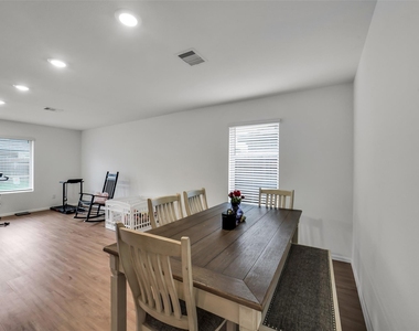 27110 Breakaway Lane - Photo Thumbnail 16