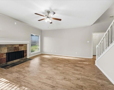 1011 Wentworth Drive - Photo Thumbnail 3