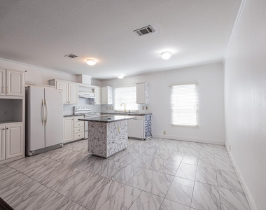 11738 Greencanyon Drive - Photo Thumbnail 7