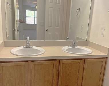 4714 Glencastle Court - Photo Thumbnail 35