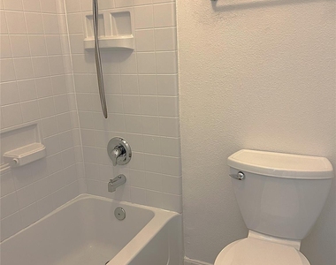 4714 Glencastle Court - Photo Thumbnail 36
