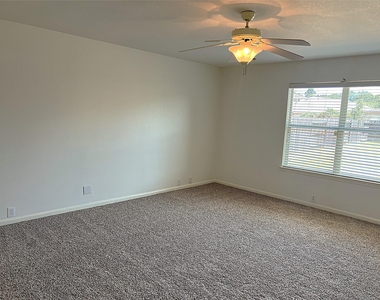 4714 Glencastle Court - Photo Thumbnail 10