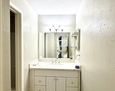 8801 Hammerly Boulevard - Photo Thumbnail 9