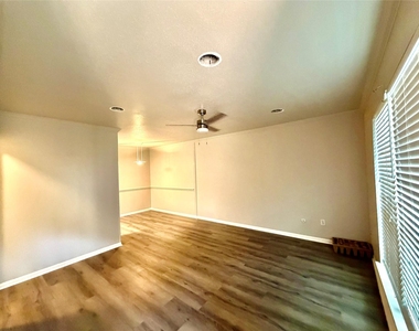 8801 Hammerly Boulevard - Photo Thumbnail 3