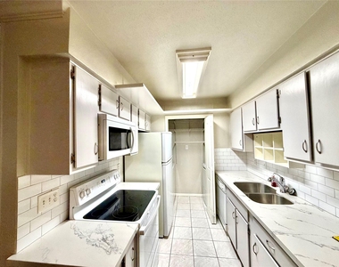 8801 Hammerly Boulevard - Photo Thumbnail 4