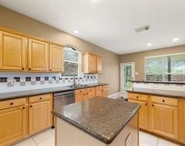 4030 Harwood Drive - Photo Thumbnail 5