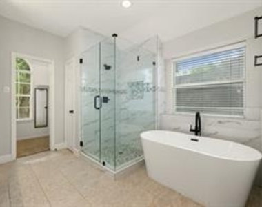4030 Harwood Drive - Photo Thumbnail 10