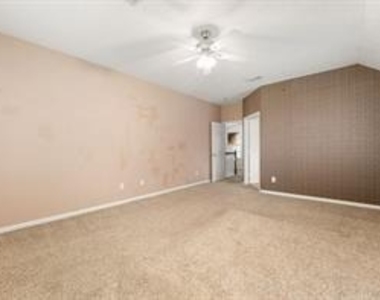 4030 Harwood Drive - Photo Thumbnail 9
