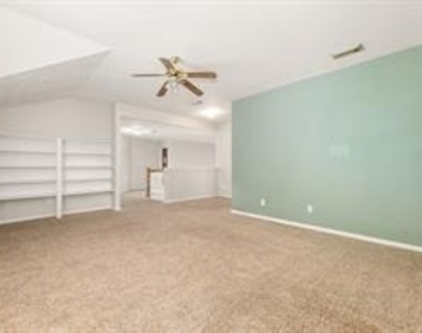 4030 Harwood Drive - Photo Thumbnail 15