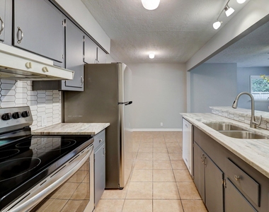 5013 Verdome Lane - Photo Thumbnail 12
