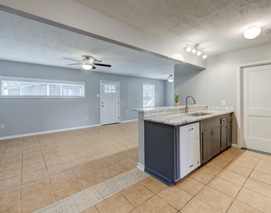 5013 Verdome Lane - Photo Thumbnail 9