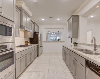 13605 Teal Bluff Lane - Photo Thumbnail 20