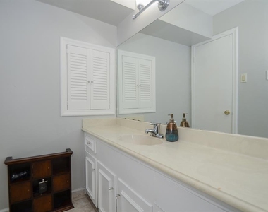 5230 Arboles Drive - Photo Thumbnail 15
