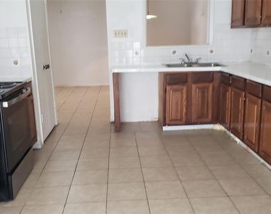 11714 Bob White Drive - Photo Thumbnail 2