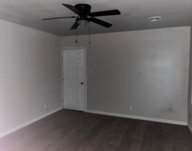 3155 Roberts Street - Photo Thumbnail 13