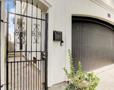 5506 Darling Street - Photo Thumbnail 1