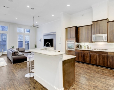 5506 Darling Street - Photo Thumbnail 2