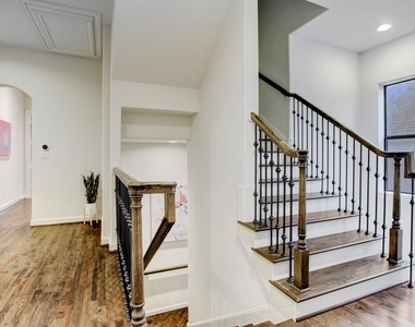 5506 Darling Street - Photo Thumbnail 9