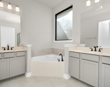 4710 Austin Landing - Photo Thumbnail 42