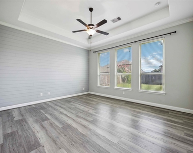 13318 Cameron Reach Drive - Photo Thumbnail 2