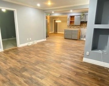 6623 Cresthill Street - Photo Thumbnail 6