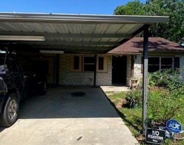 6623 Cresthill Street - Photo Thumbnail 2