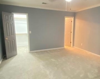 6623 Cresthill Street - Photo Thumbnail 11