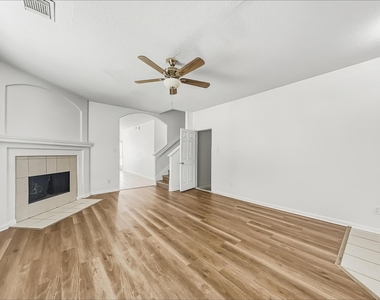 1631 Laura Anne Drive - Photo Thumbnail 4