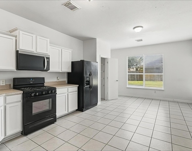 1631 Laura Anne Drive - Photo Thumbnail 2
