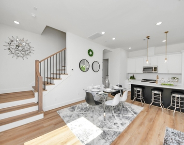 2434 Harrington Street - Photo Thumbnail 9