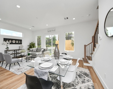 2434 Harrington Street - Photo Thumbnail 12