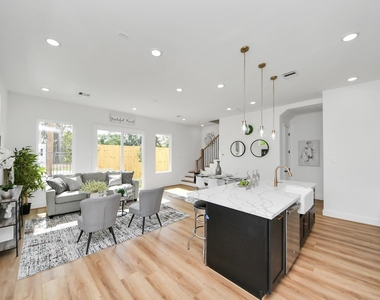 2434 Harrington Street - Photo Thumbnail 8