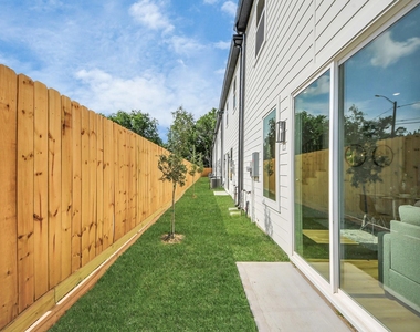 2434 Harrington Street - Photo Thumbnail 36