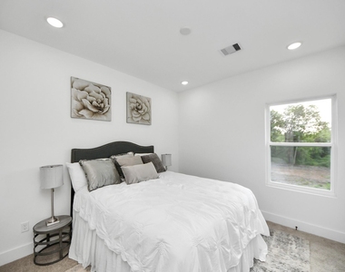 2434 Harrington Street - Photo Thumbnail 33