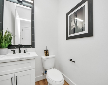 2434 Harrington Street - Photo Thumbnail 17