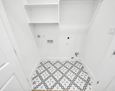2434 Harrington Street - Photo Thumbnail 28