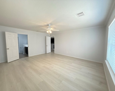 4127 Longmont Hills - Photo Thumbnail 13