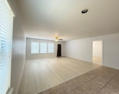 4127 Longmont Hills - Photo Thumbnail 8
