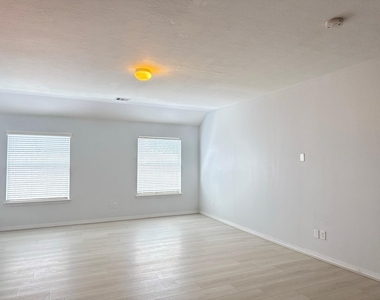 4127 Longmont Hills - Photo Thumbnail 14